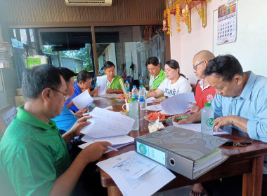 นายจิรศักดิ์ บริบูรณ์ สหกรณ์จังหวัดชุมพร มอบให้นายสุรพร ... พารามิเตอร์รูปภาพ 3