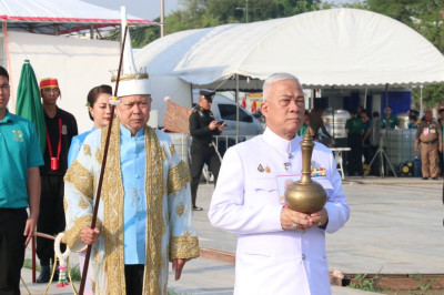 นายนรินทร์ บุตรพรหม ผู้อำนวยการนิคมสหกรณ์ท่าแซะ ... พารามิเตอร์รูปภาพ 1