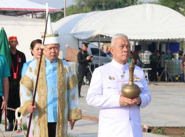 นายนรินทร์ บุตรพรหม ผู้อำนวยการนิคมสหกรณ์ท่าแซะ ... พารามิเตอร์รูปภาพ 1