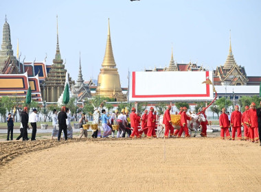 นายนรินทร์ บุตรพรหม ผู้อำนวยการนิคมสหกรณ์ท่าแซะ ... พารามิเตอร์รูปภาพ 12