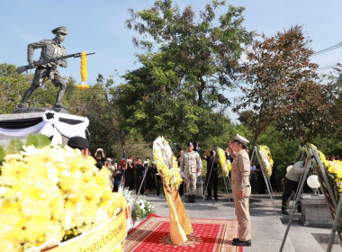 ร่วมพิธีวางพวงมาลาอนุสาวรีย์ไทย (ยุวชนทหาร) ณ ... พารามิเตอร์รูปภาพ 1