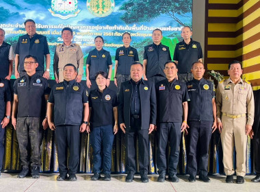 ร่วมเป็นเกียรติในพิธีมอบสมุดประจำตัวผู้ได้รับการแก้ไขปัญหาการอยู่อาศัยทำกินในพื้นที่ป่าสงวนแห่งชาติ ณโรงเรียนรัชดาภิเษก อำเภอท่าแซะ จังหวัดชุมพร ... พารามิเตอร์รูปภาพ 1